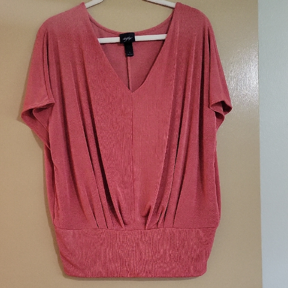 Daytrip Shimmery Coral Loose Fit Top Women's L